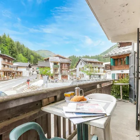 Le Bellevue 05 Walk To Ski Lifts Argentiere Retreat | Balcony & Pool - Happy Rentals Apartment